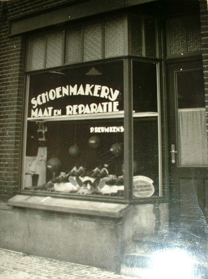 Reumkes hoek KruisstraatKeizerstraat 1934