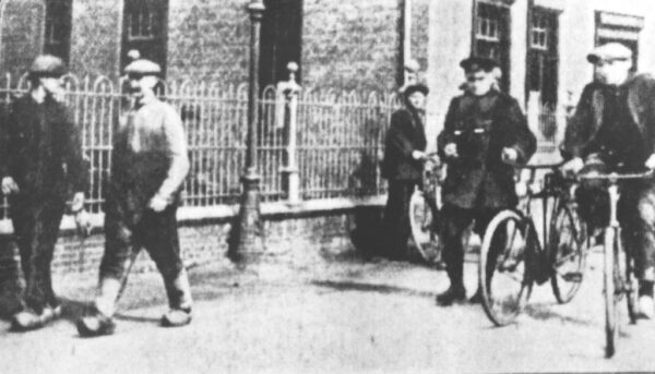 OLYMPUS DIGITAL CAMERA