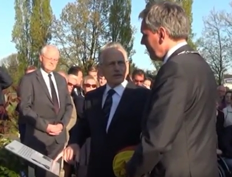 2016-05-04 Onthulling plaquette uit film TZBO