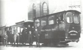 Tegelen – 1910 november – Martinuskerk Loc II met rijtuigen 1 en 2