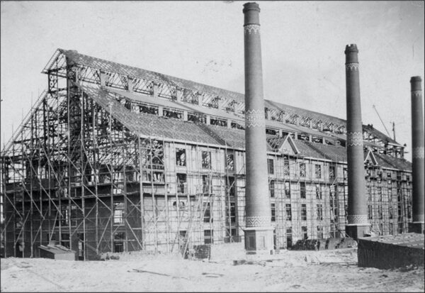 1912 Zuidergasfabriek – met zes 35m schoorstenen van Canoy Herfkens